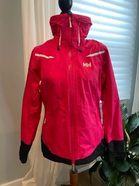 Helly Hansen Women's Sailing/Crew Jacket, Vibrant Pink with Black/Yellow Size S